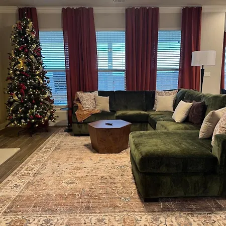 3-Kingbdpetfriendly Villa